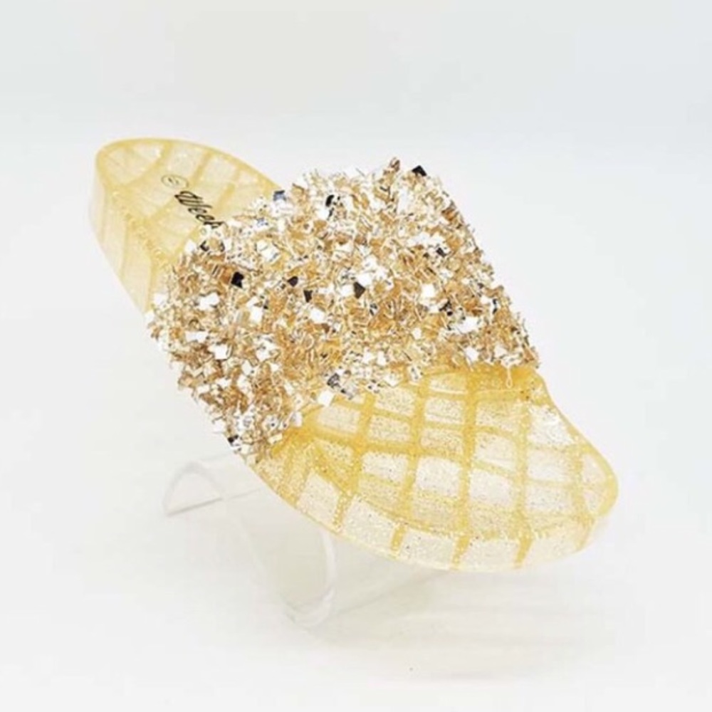 Gold Maci slide
